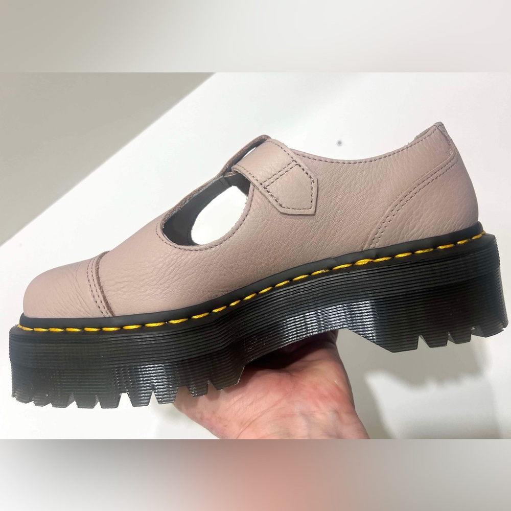 Dr. Martens Women’s SZ.6 Bethan Pisa Leather Platform Shoes Vintage Taupe New - Picture 10 of 12